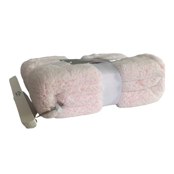 UGG Baby Casey Frosted Sherpa
Blanket-pink nwt 30”x40” - Picture 7 of 11